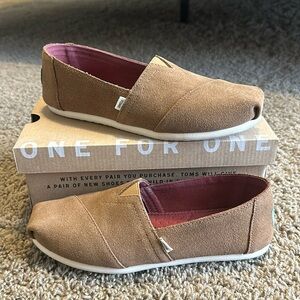 Toms Shoes